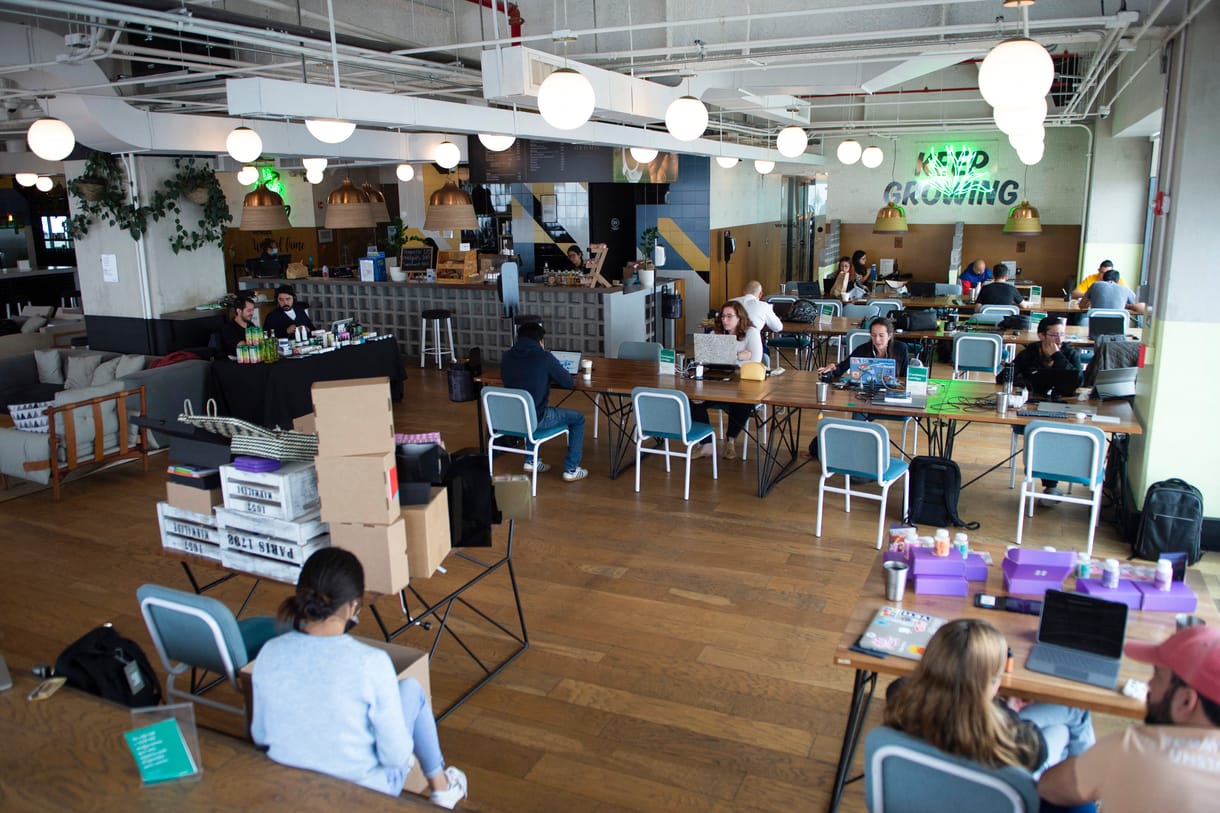 Csődbe ment a coworking úttörője: befellegzett a közösségi munkavégzésnek?