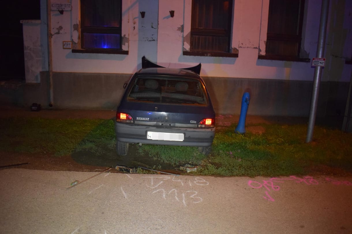 Részegen ütközött épületnek egy 15 éves fiatal Orosházán