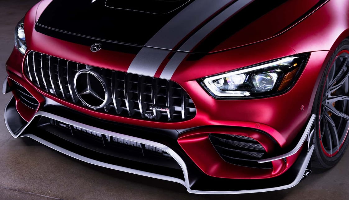1196 lóerős lett a négyajtós Mercedes-AMG GT