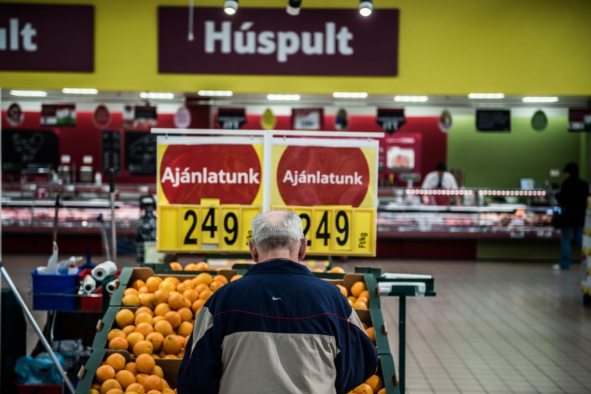 Kis híján ölre mentek a tévékért a bezáró Tesco utolsó napján