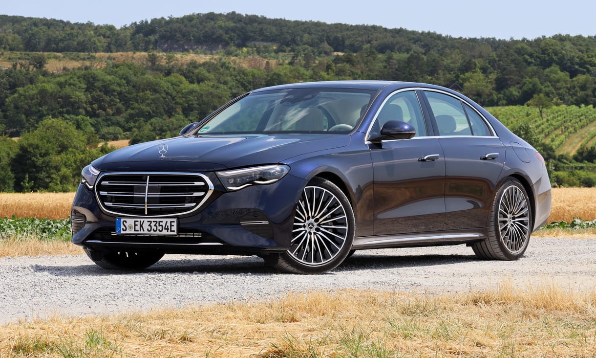 Az 5-ös BMW-nél drágábban nyit Magyarországon az új Mercedes E-osztály