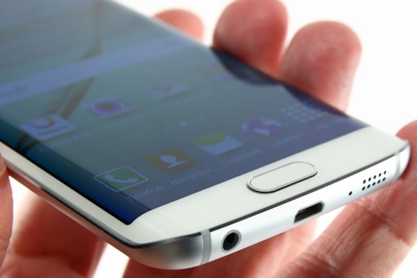 A legizgalmasabb Samsung-telefon: Galaxy S6 edge-teszt