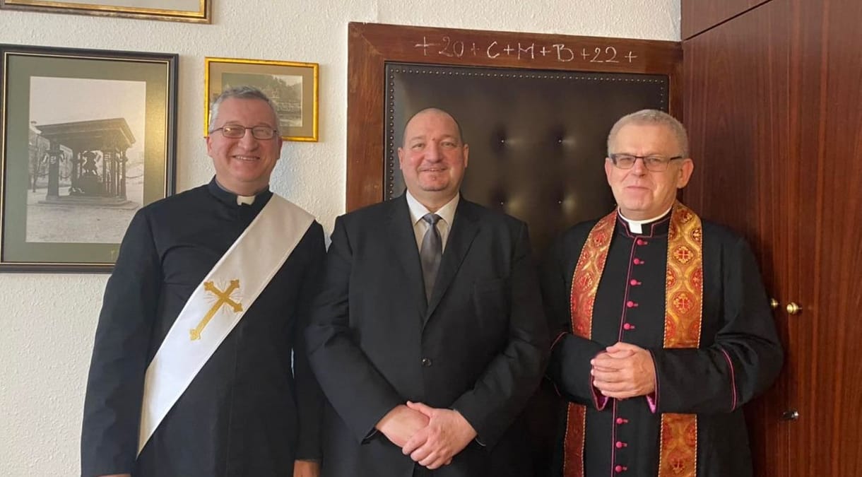 Németh Szilárd is megszenteltette az irodáját
