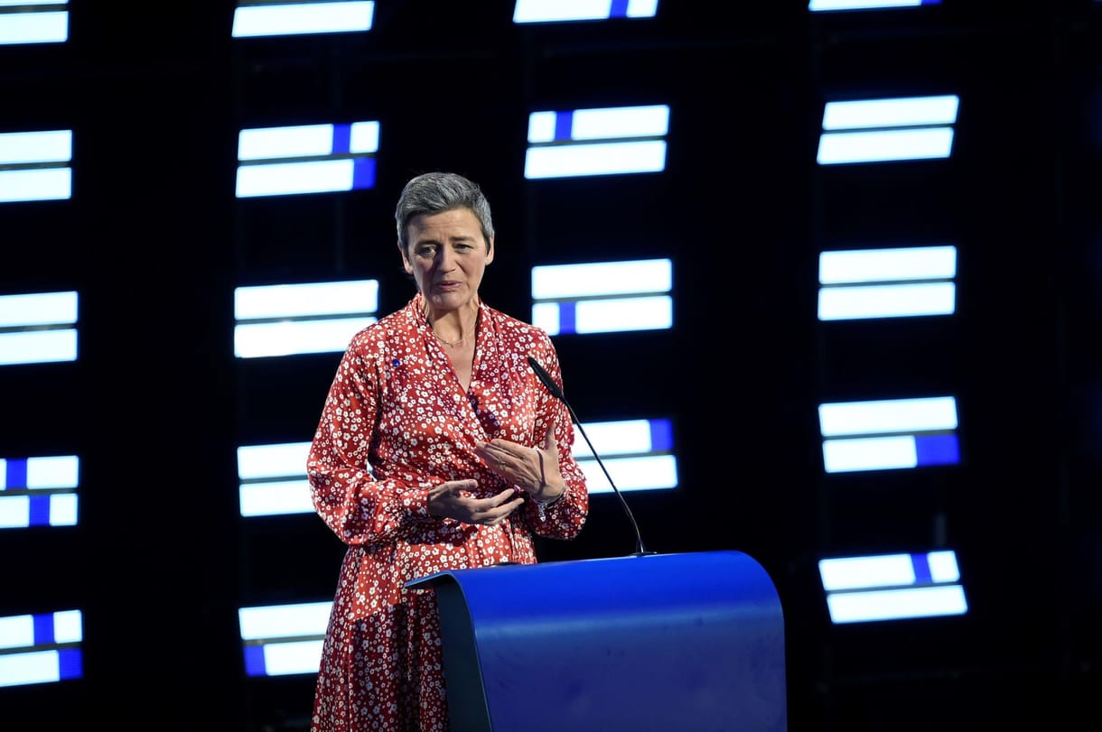 Vizsgálja az Európai Bizottság, nem ad-e a kormány tiltott támogatást a Samsungnak