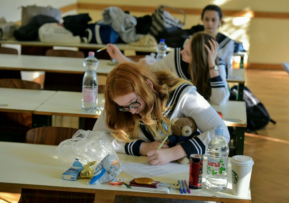 Ma a matekkal folytatódnak az érettségik