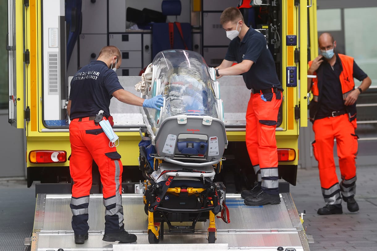 Az oroszok titkolóznak, de azért sokat tudni a Navalnijt megmérgező novicsokról