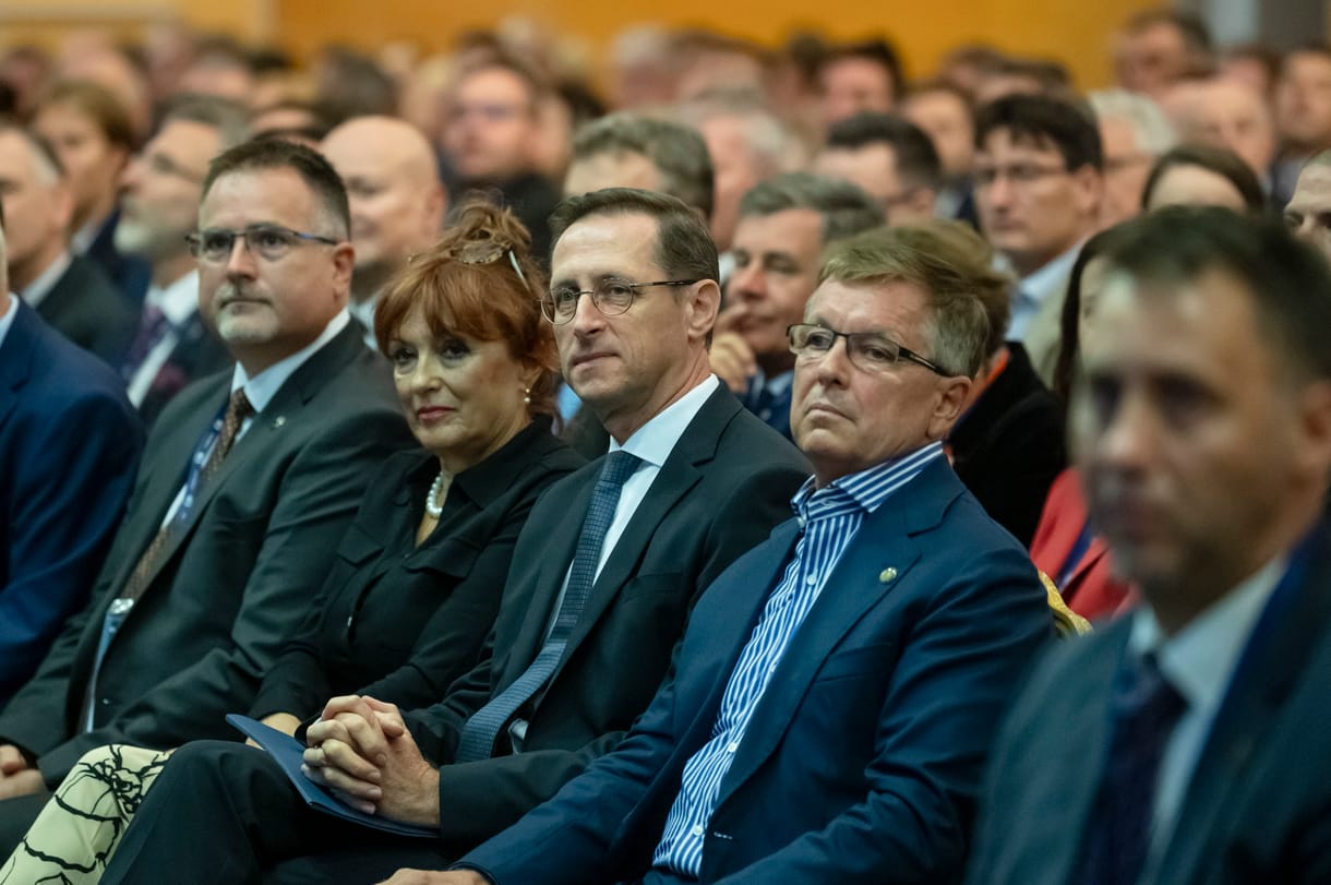A Magyar Nemzeti Bank stabilizálhatja a forintot – hacsak a kormányzat nem tesz megint keresztbe