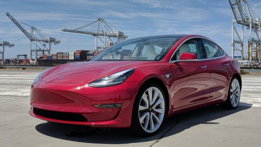 Indiában is piacra lép a Tesla