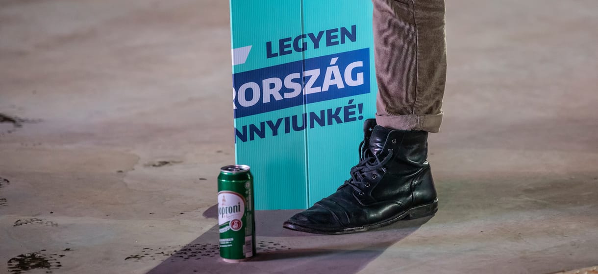 Csak lefelé! – 100 pontban arról, hová süllyedt az összellenzék a kormányzás 100. napjára