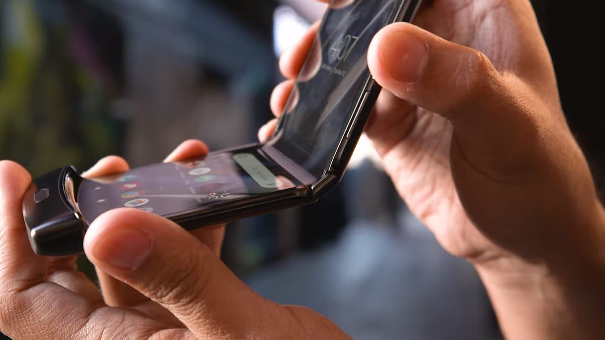 Hajtogatják: kiszivárogtak az új Motorola Razr utódjának specifikációi