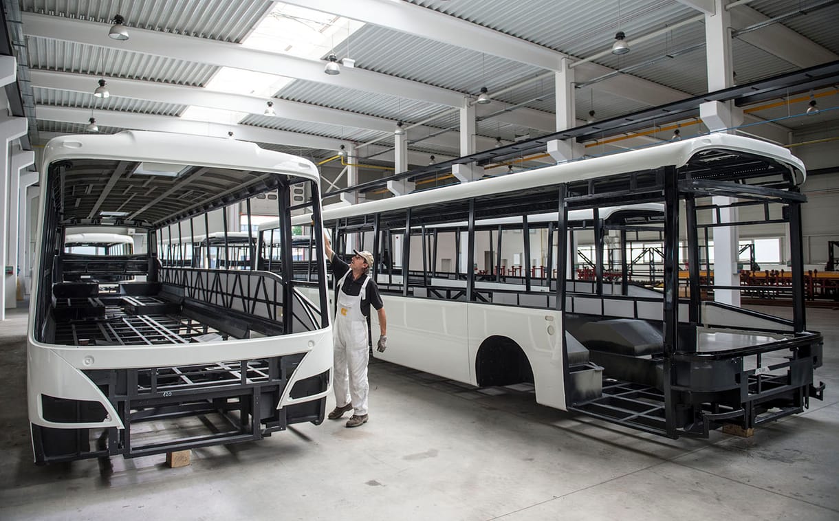 Újabb merész ígéretek Palkovics szájából: 6000 új buszt fogunk gyártani