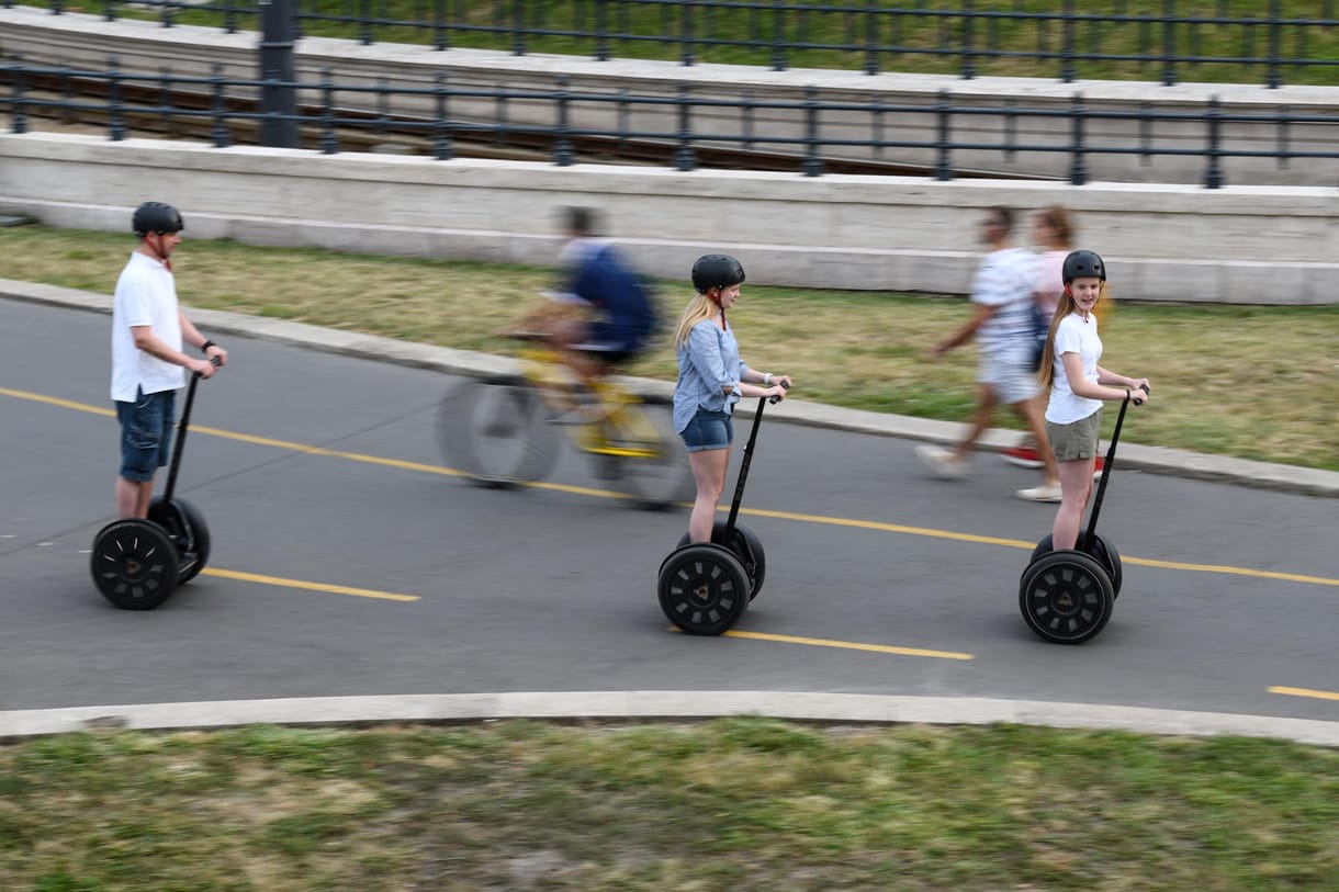 Újra lehet majd a belvárosi közterületen legálisan használni segwayeket, monster rollereket