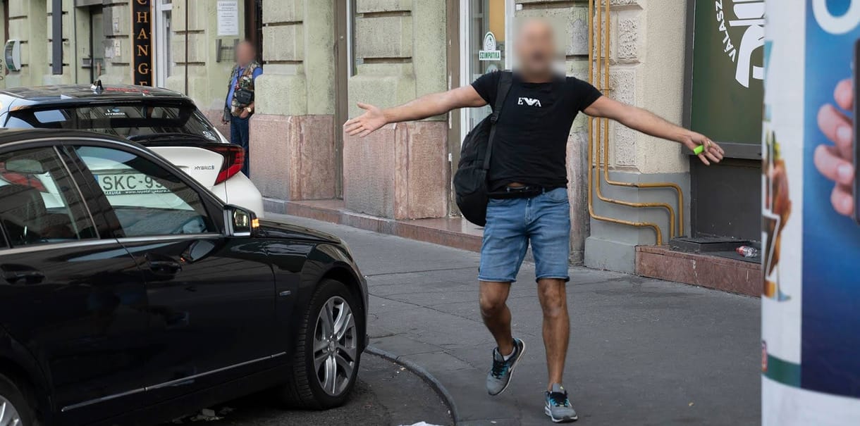 Megtámadták a józsefvárosi Fidesz alelnökét, miközben aláírásokat gyűjtött
