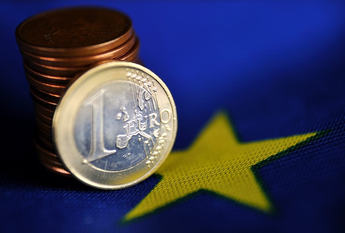 300 forint fölött van az euró