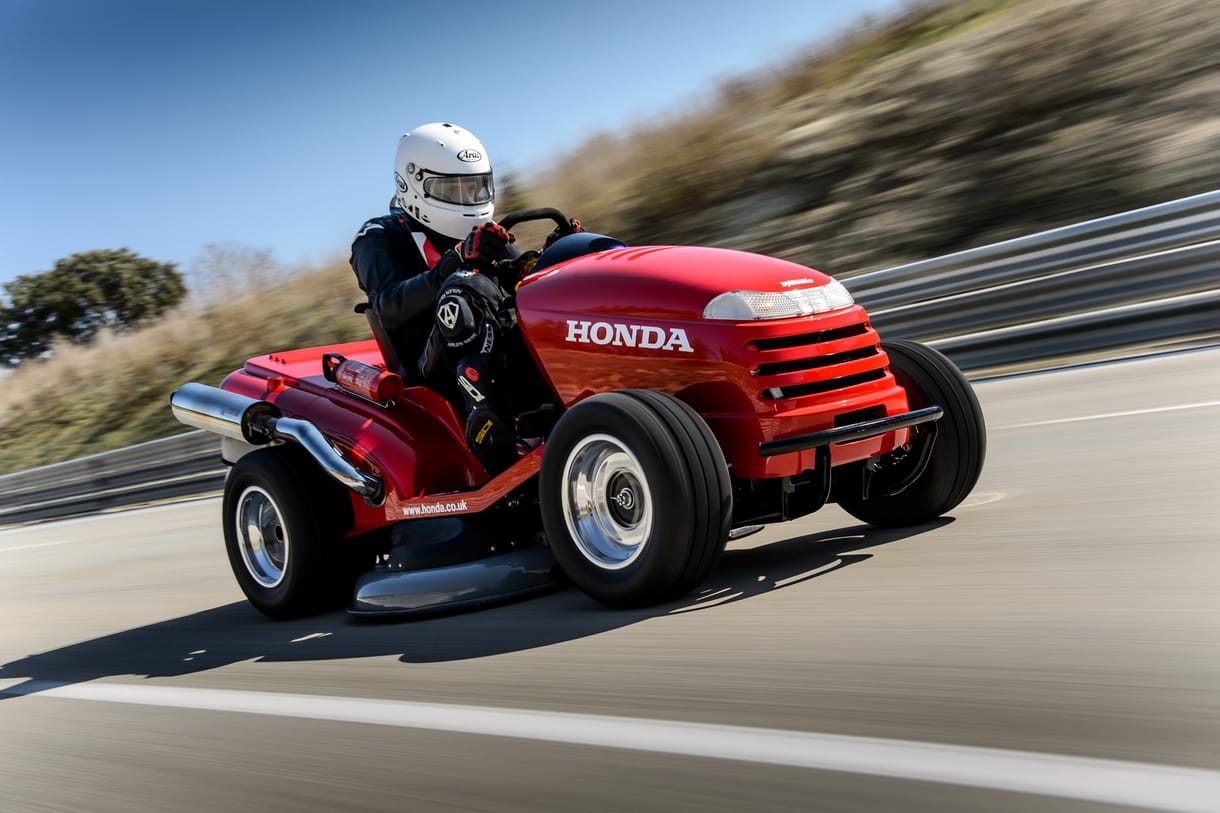 Hivatalosan is sebességi rekorder a Honda brutál fűnyírója
