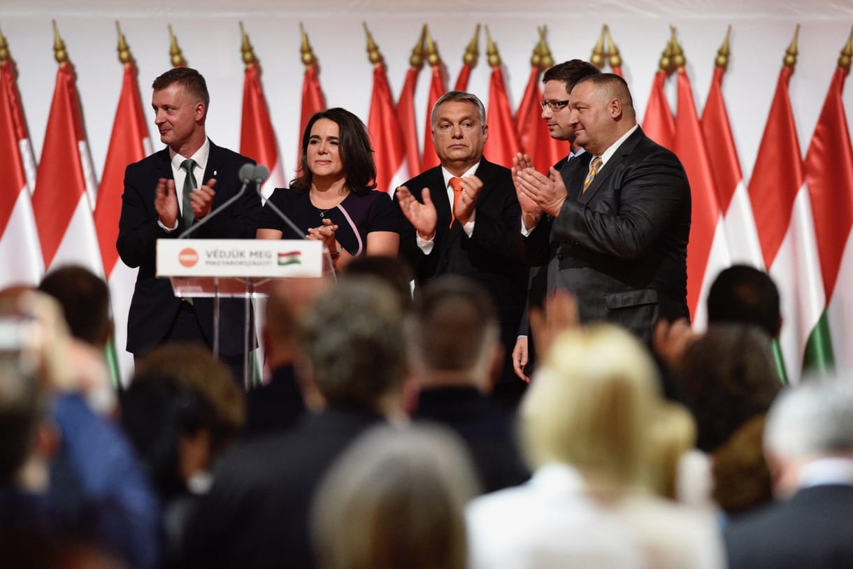 Csizmadia Ervin: Miért van nálunk mániákusan mindig egy kiemelkedően nagy párt?