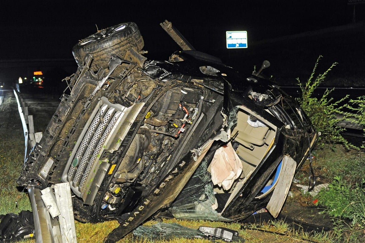 Belerohant egy autó az előtte haladóba az M7-esen