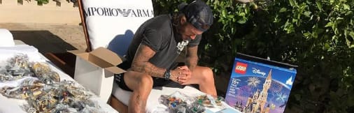 David Beckham megküzdött a 4000 darabos legóval – fotó