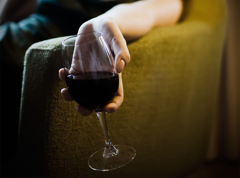 Kimutatták, hogyan szabadul fel boldogsághormon az alkohol hatására