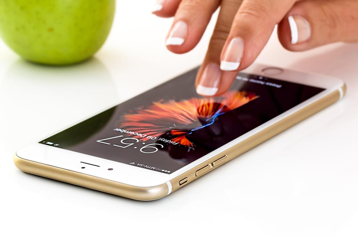 Súlyos sebezhetőség van az iPhone-okban, minden felhasználó érintett