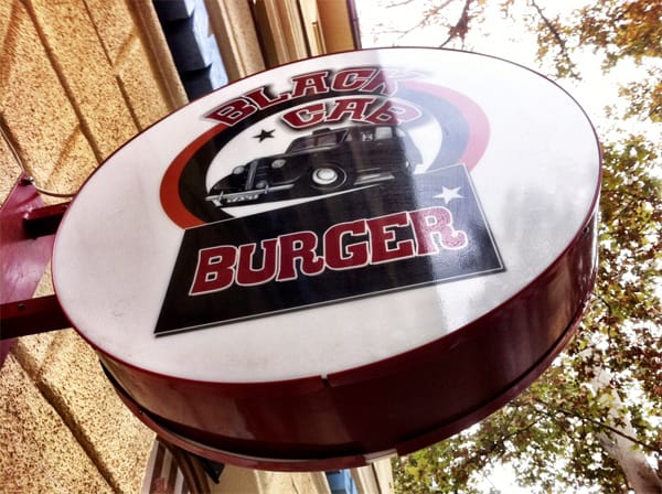 Enni Budapest: Black Cab Burger a Mester utcában