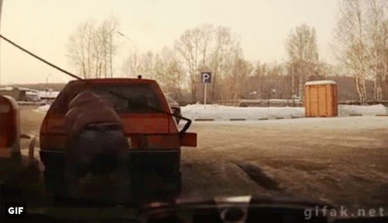 Az igazi orosz autós a benzinkúton is feltalálja magát – de még hogy