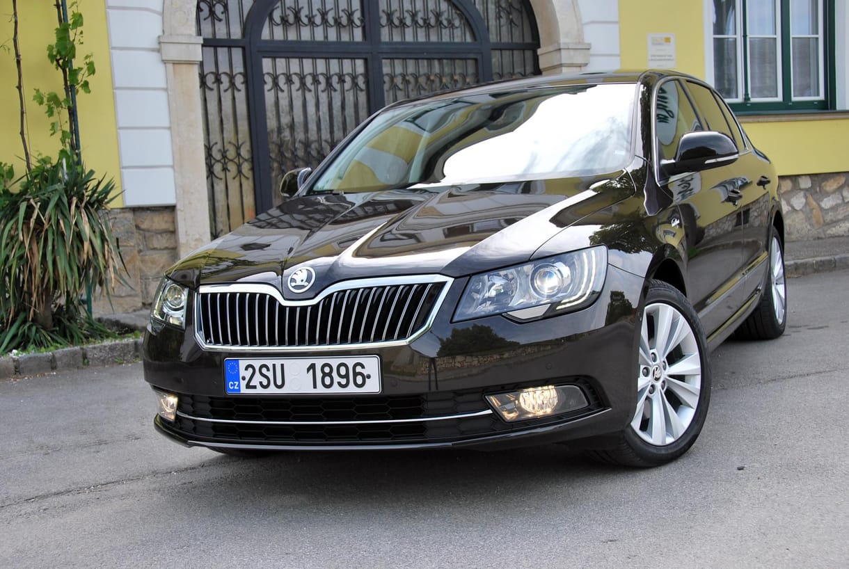 Skoda Superb-bemutató: hatmillió felett indul a zászlóshajó