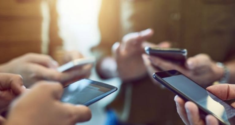 Önnek is drágább lesz a telefonálás, internetezés – mit kell tudni az inflációkövető díjkorrekcióról?