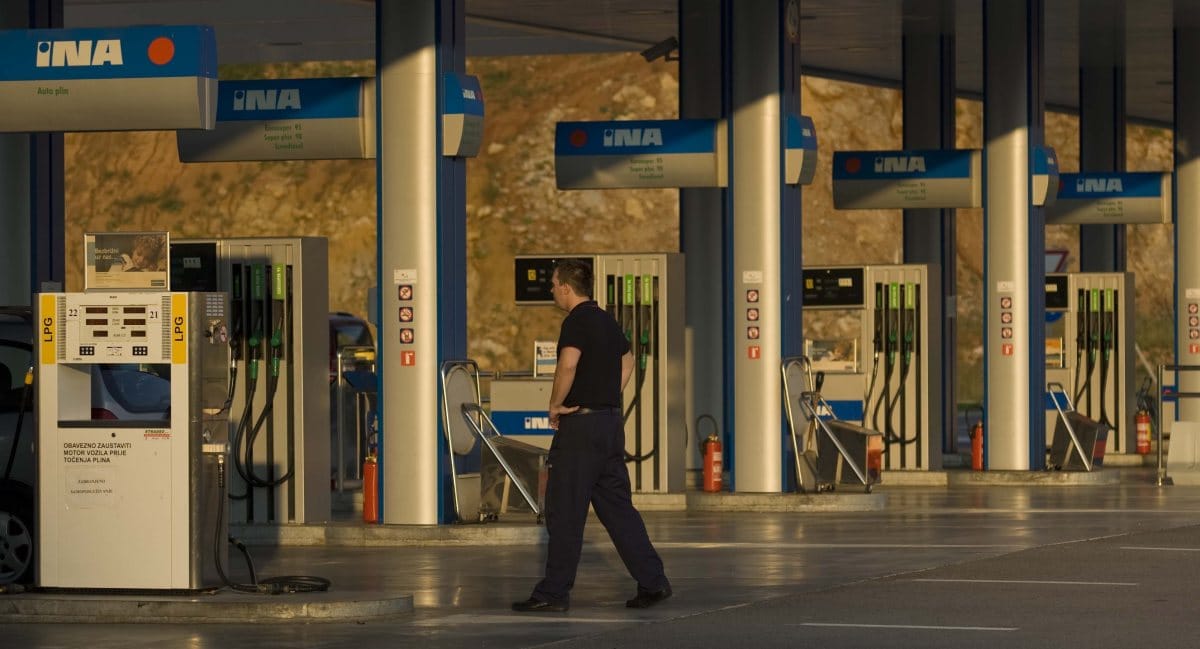 Nagyott esett a hazai benzinfogyasztás