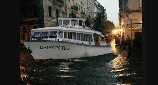 Beindította a mémgyárat a nagy budapesti özönvíz, remek képek jöttek