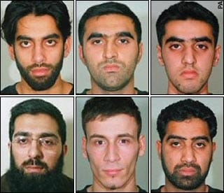 Az FBI is besegít az Interpolnak a terroristák azonosításában