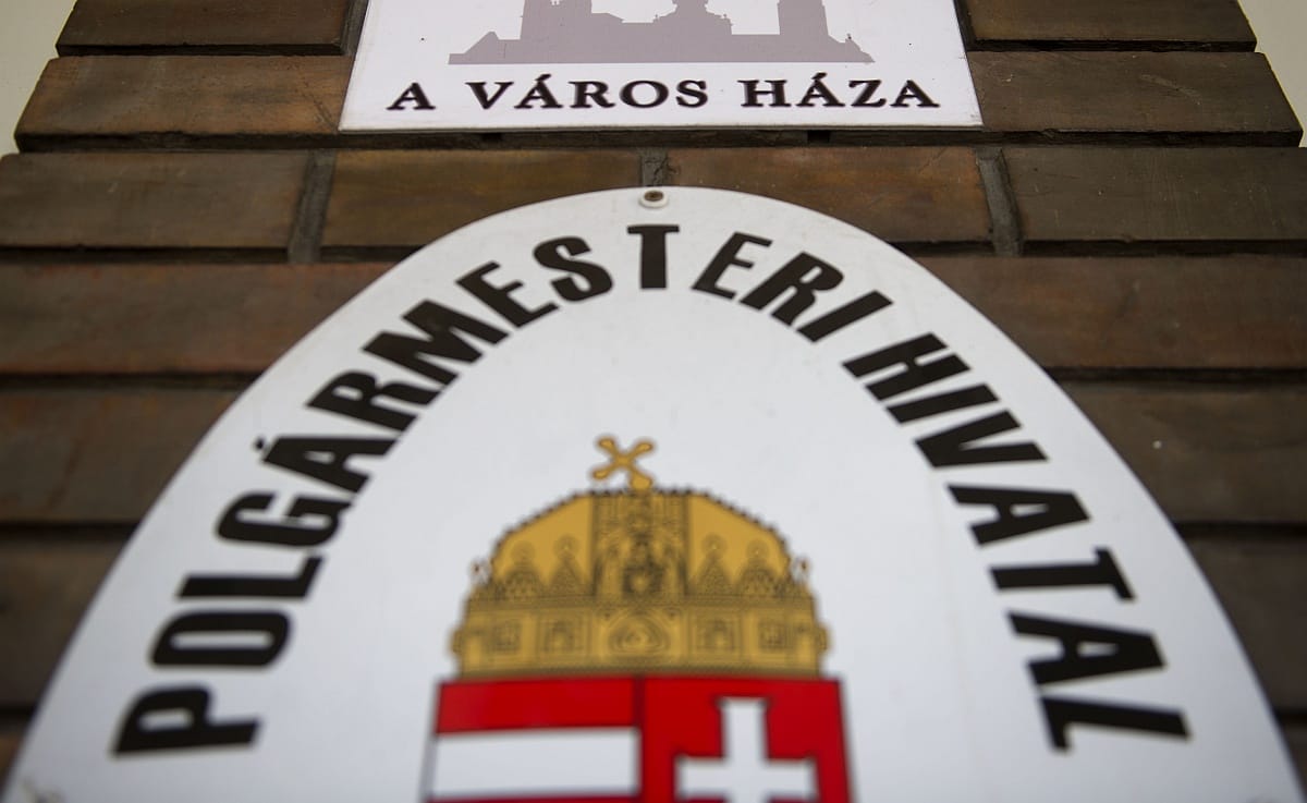 Indulnak a fideszes polgármester-kiképzők