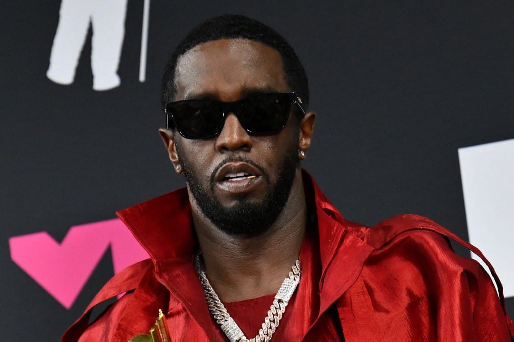 Brutálisan megverte barátnőjét a milliárdos rapper, visszavonták a diplomáját