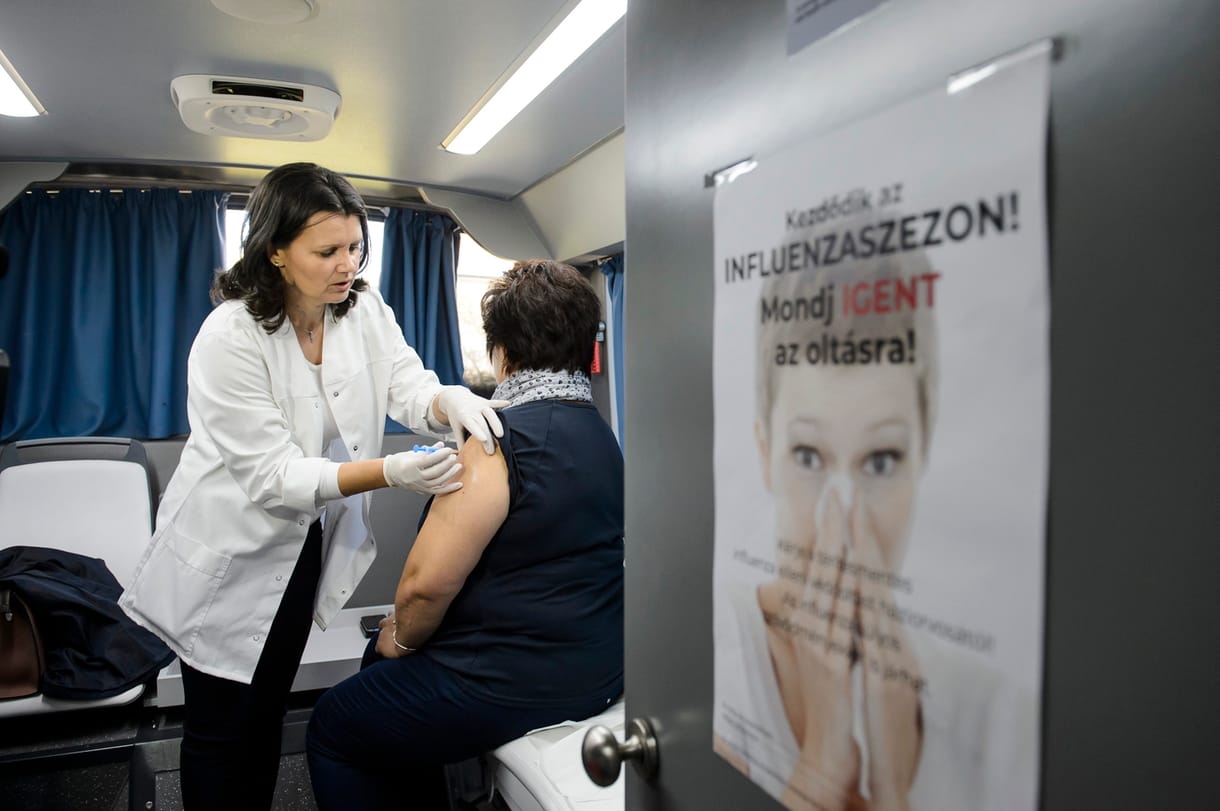 Ma már mehet influenza elleni vakcináért – összeszedtük a tudnivalókat az oltás előtt