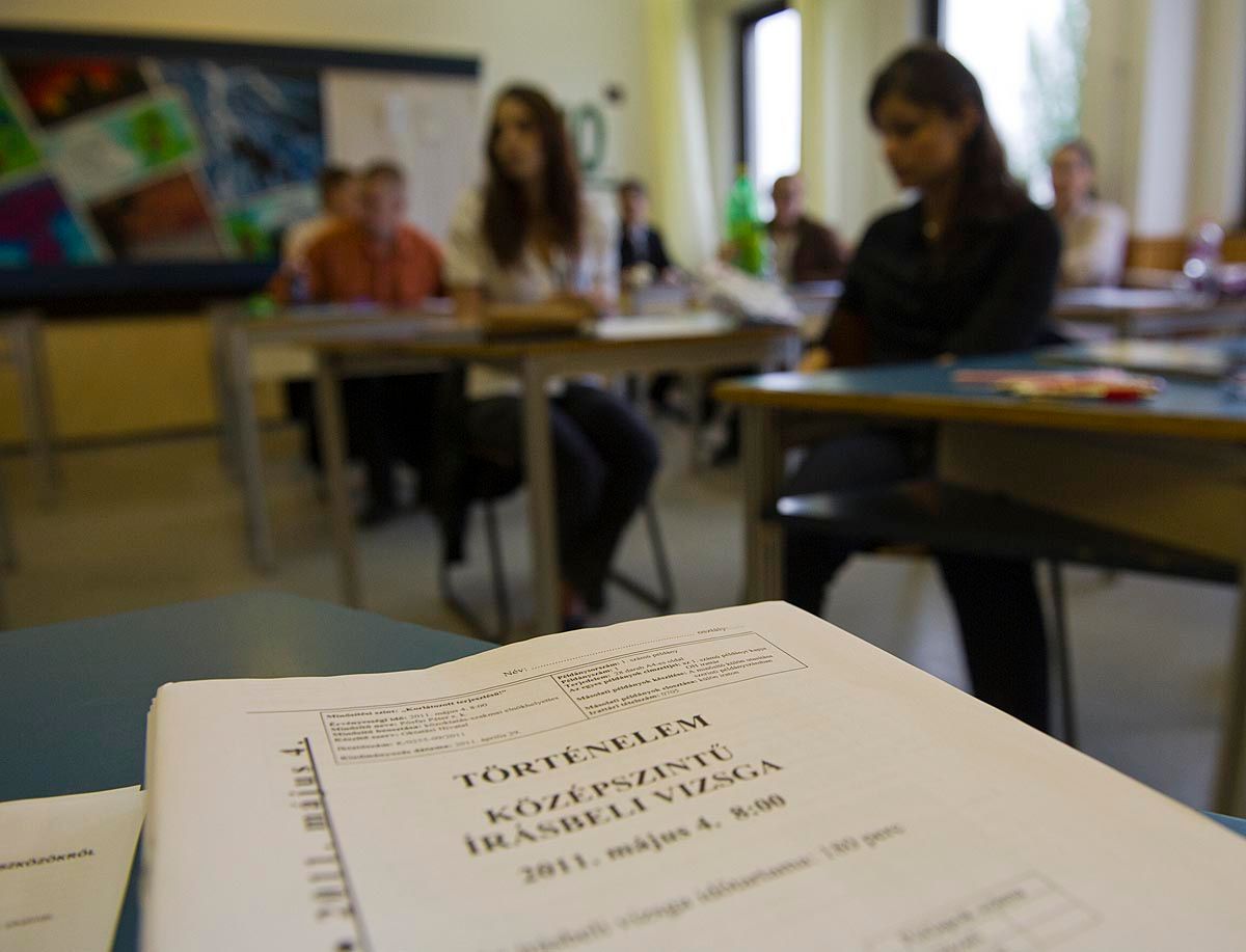 Mégsem lesz kötelező a latin