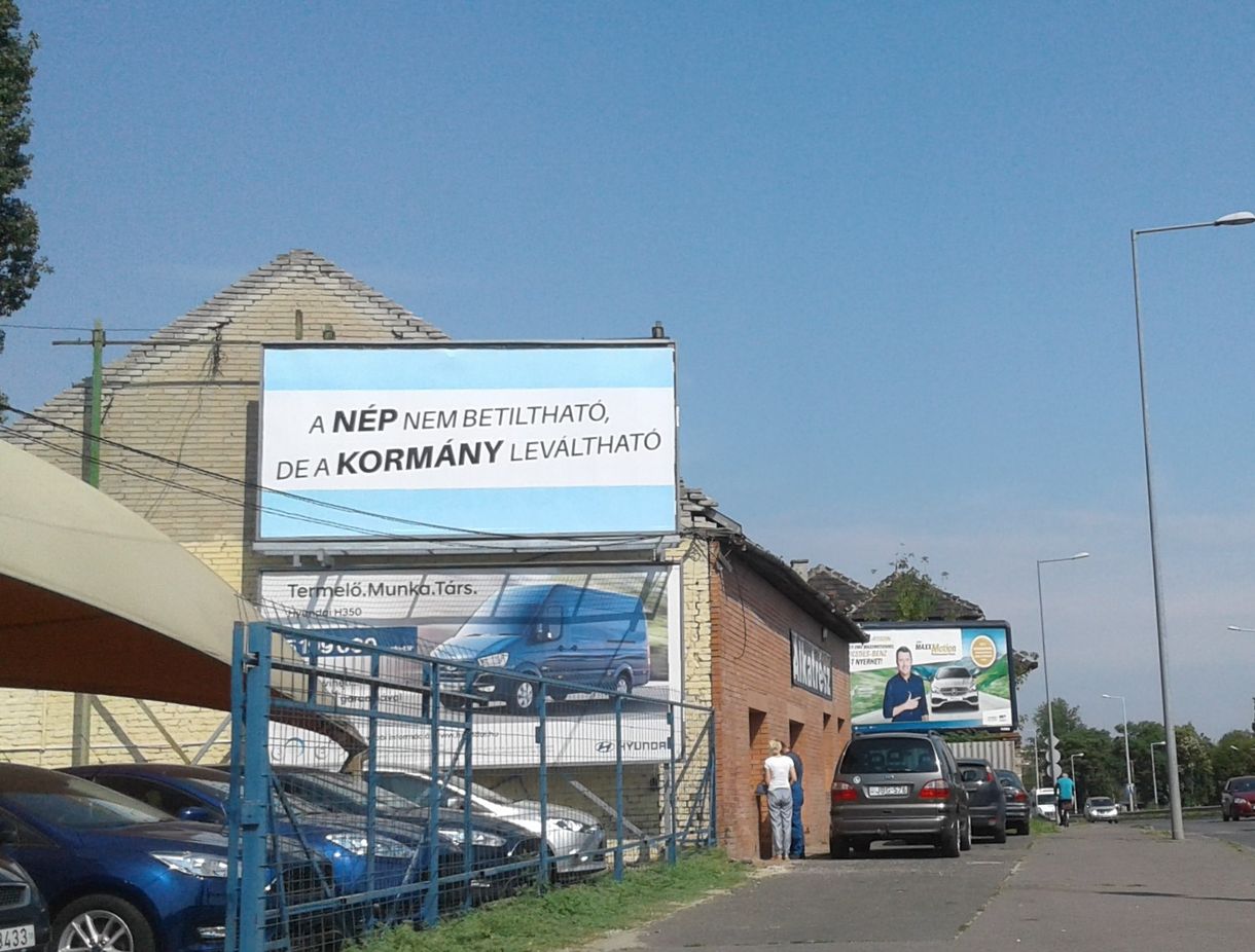 Nagyban is megérkeztek a rejtélyes kormányváltó plakátok