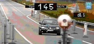 Fotók: 145-tel hajtott 50 km/h helyett az őrült autós