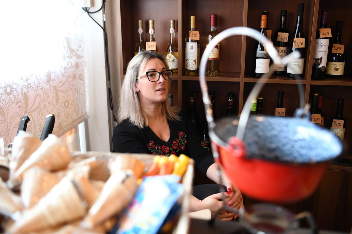 Csak hegyes erős és Túró Rudi legyen – ilyen egy magyar bolt Londonban