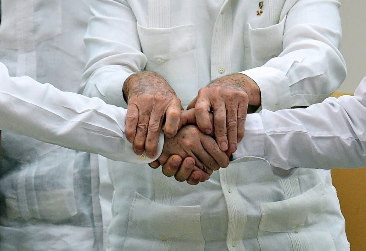 Beolvasztják a FARC leadott fegyvereit