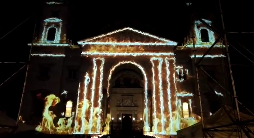 Videó: gigantikus mozivászonná vált a Bazilika a gyásznapon, és fantasztikus volt a fényfestés
