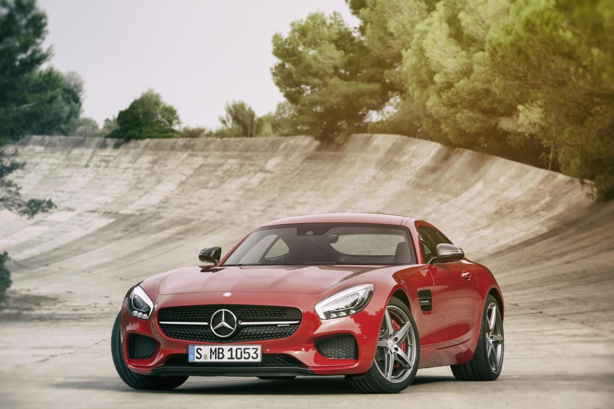 Megérkezett a Mercedes új csúcsfegyvere, az AMG GT