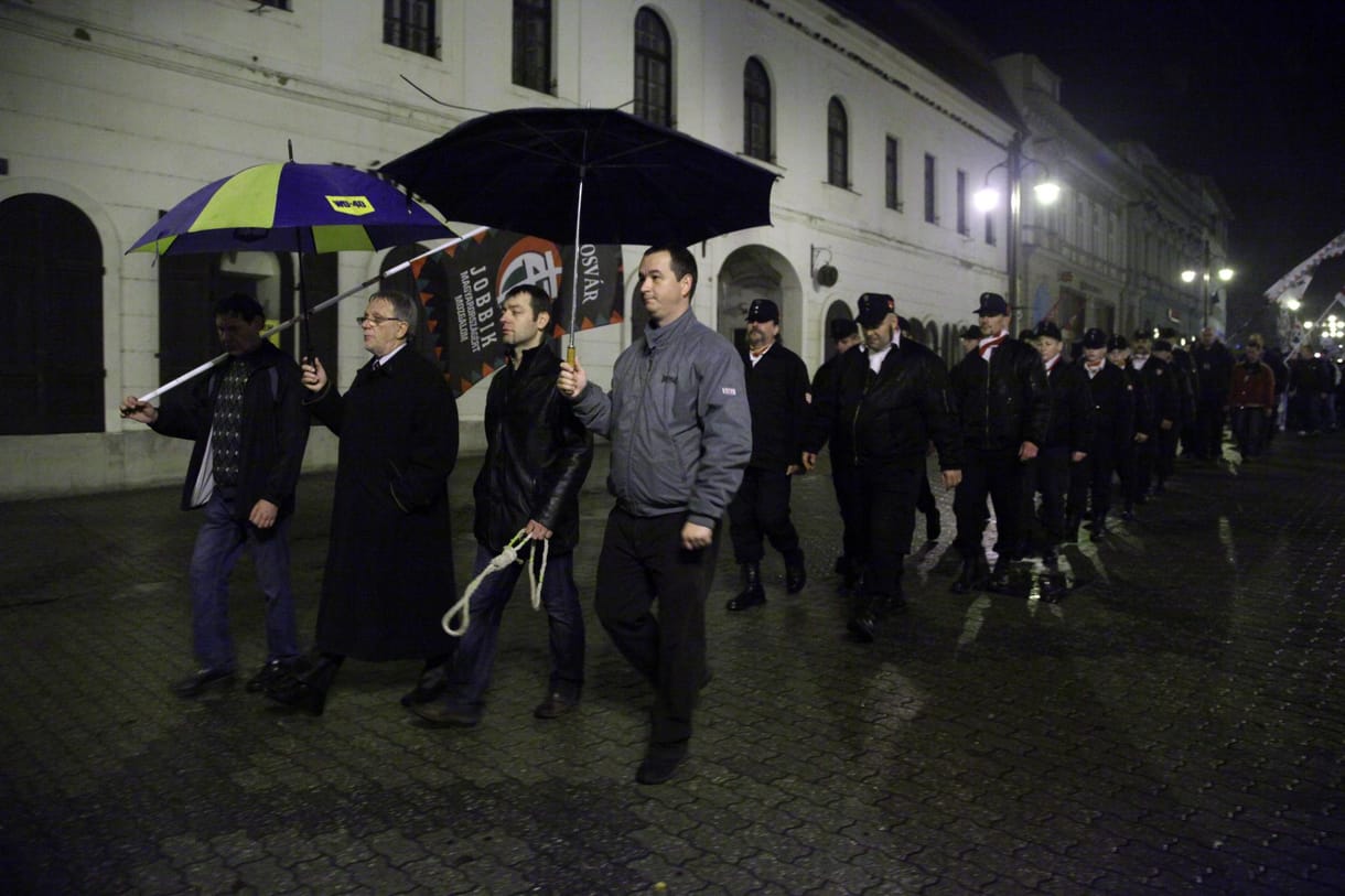 Fotó: Akasztófát állított a Jobbik Kaposvár főterén