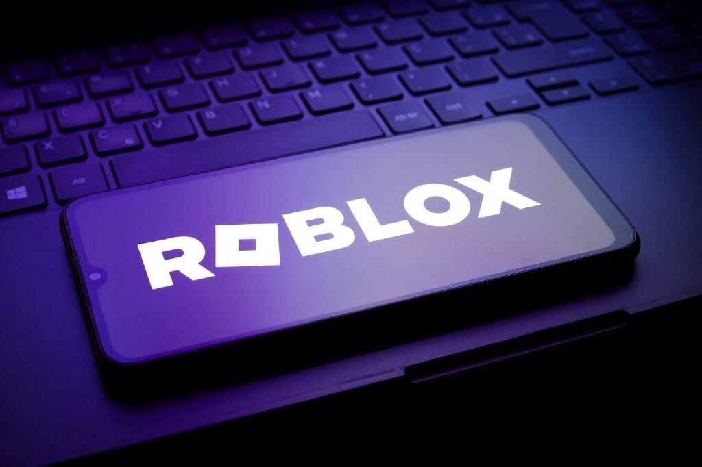 Elrabolt egy férfi egy 10 éves kislányt, akivel a Robloxon ismerkedett meg