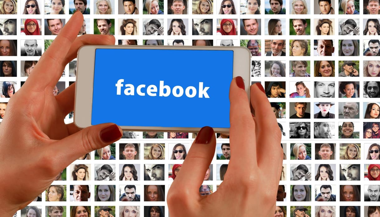 Milliós ösztöndíjakat ad a Facebook, Magyarországról is várják a helyi csoportok vezetőinek jelentkezését