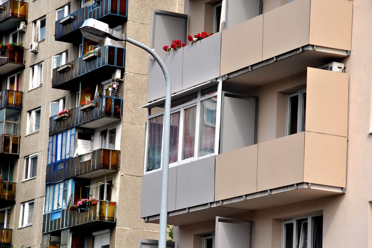 Egy kis emlékeztető: egymillió forintos bírságot kockáztat a felelőtlen muskátli- és a biciklitulajdonos