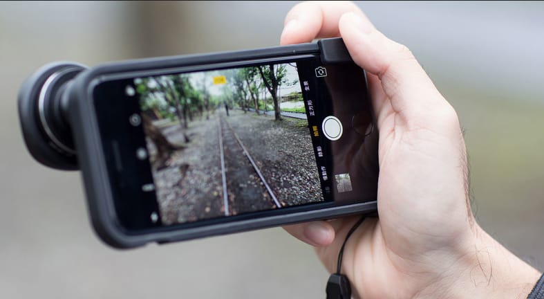 Tegye ebbe a tokba a telefonját, és komoly fényképezőgép lesz belőle