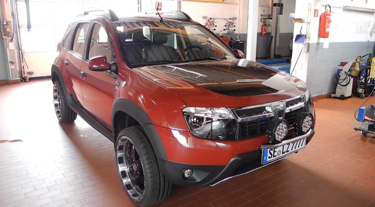 Ilyen tuningolt Dacia Dustert még nem látott