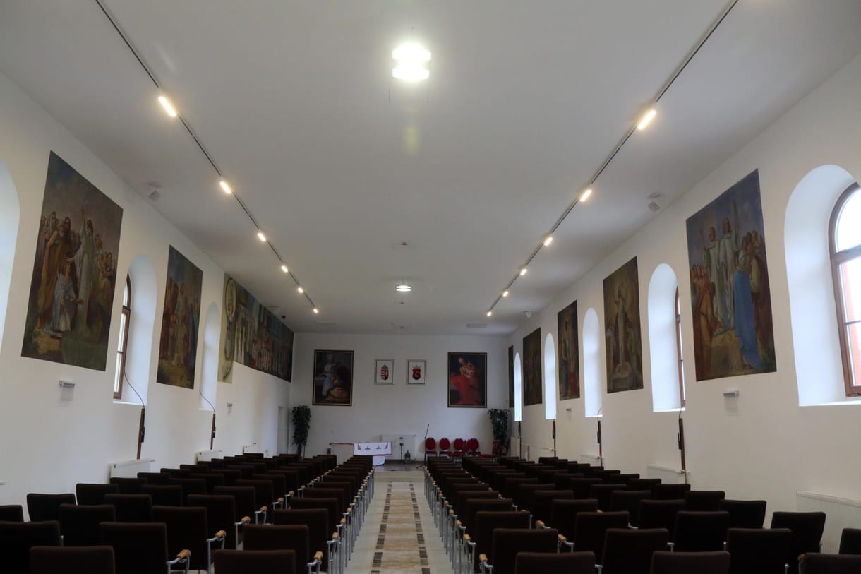 A konferenciaturizmusnak is kampó, és ezen az online rendezvények sem segítenek