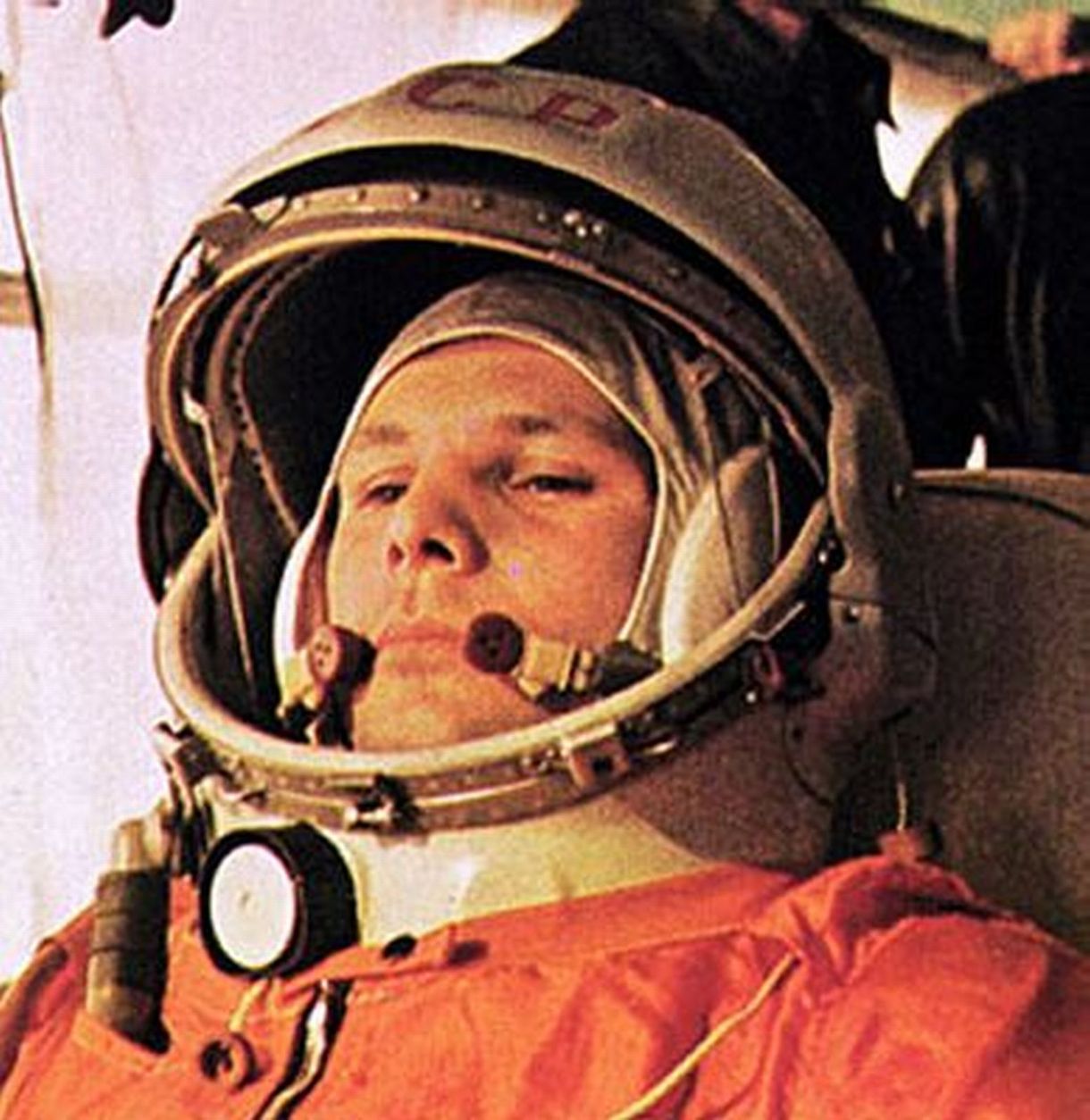 Rohannak az emberek a Gagarin-plazába