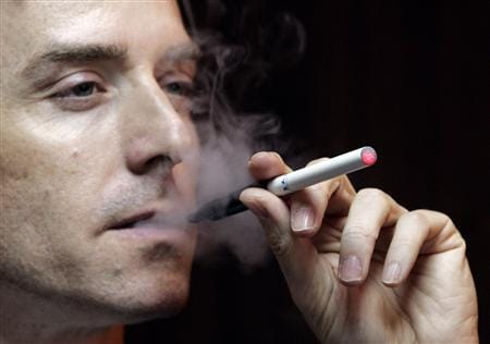 Jól gondolja meg, ha e-cigivel akar kereskedni, mert nem lesz olcsó mulatság